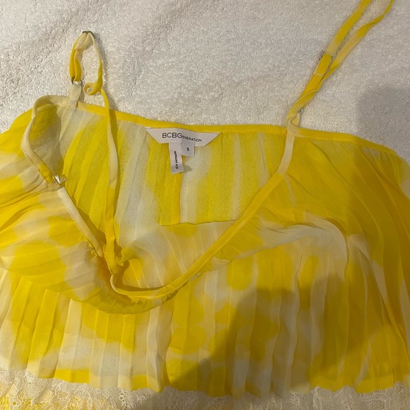 BCBG generation very cute top sheer with lace worn once size small - Picture 3 of 3
